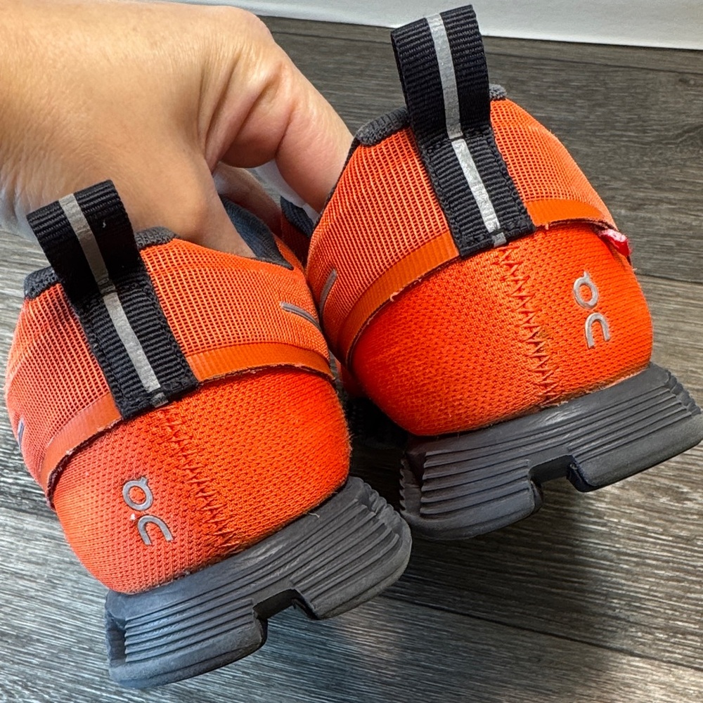 On Cloud Orange Athletic Running Shoes woman’s 10,5 (j117) - Picture 4 of 8